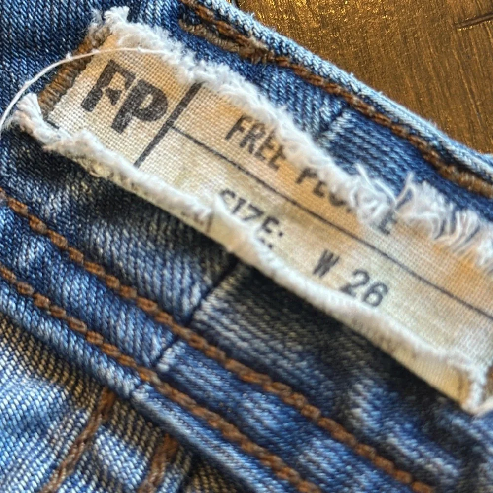 Free People Y2K Low Rise Distressed Raw Hem Ankle Jeans Size 26